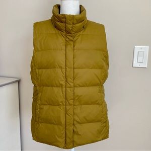 Eileen Fisher Down Quilted Puffer Vest Zip
Up Olive Green L